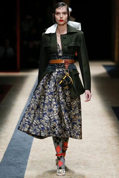 Look 5